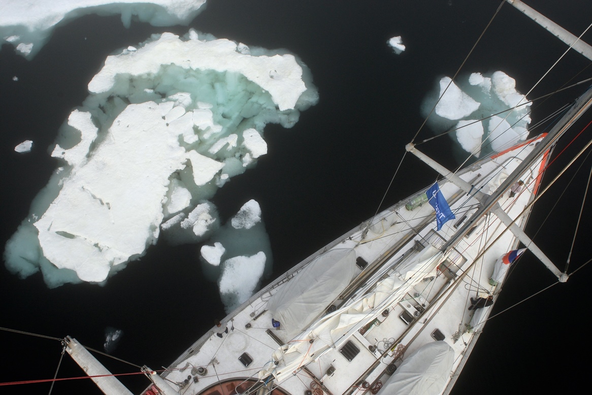 Tara Dans Les Glaces Vue Du Mat